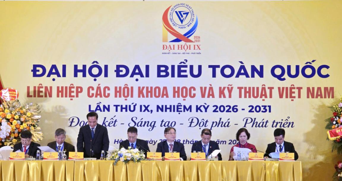 Doan Chu tich.jpg